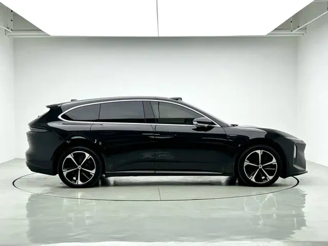 Nio ET5 Touring — Фото автомобиля 3