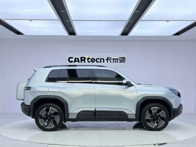 Fang Cheng Bao Titanium 3 2025 501KM AWD Smart Drive Ultra Edition — Фото автомобиля 6