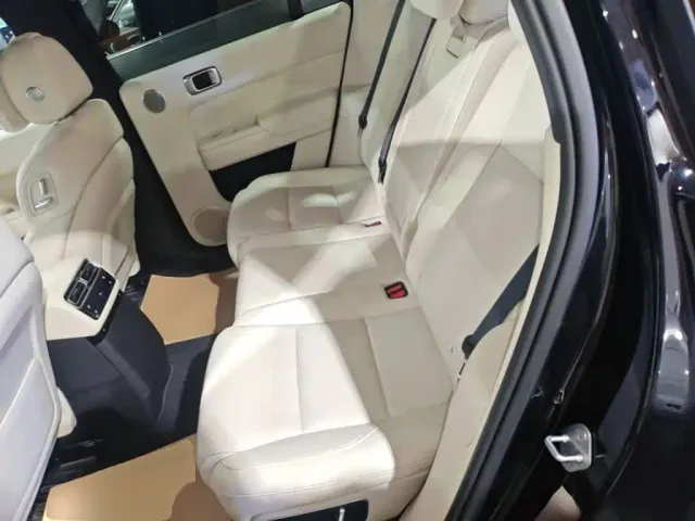 Li Auto L7 — Фото автомобиля 16