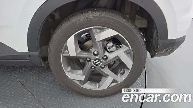 Hyundai Venue — Фото автомобиля 21