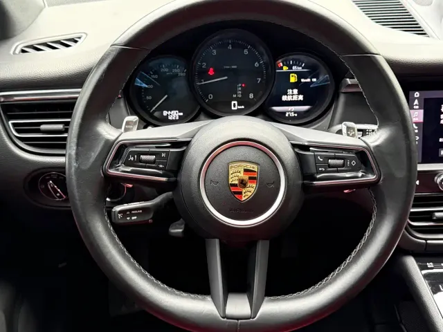Porsche Macan — Фото автомобиля 14