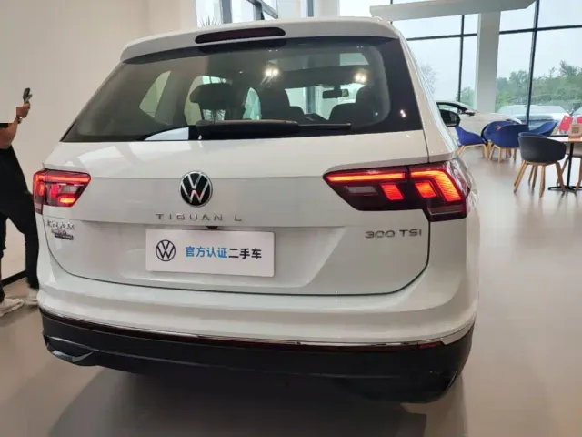 Volkswagen Tiguan L — Фото автомобиля 5
