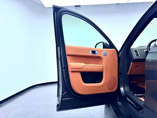 Li Auto L9 — Фото автомобиля 20