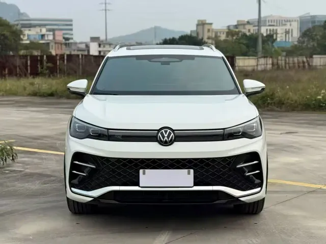 Volkswagen Tiguan L — Фото автомобиля 2