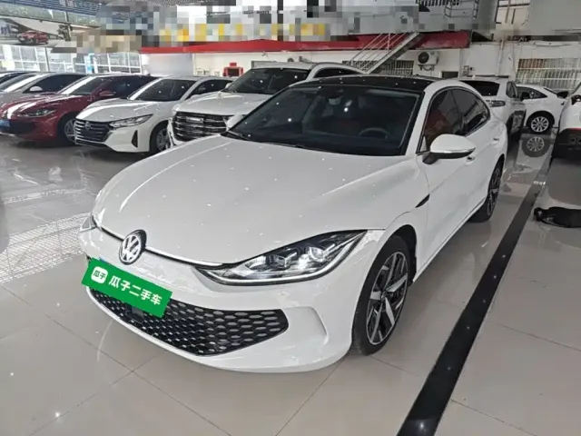 Фотография автомобиля — Volkswagen Lamando