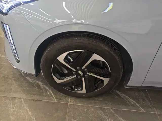 Geely Galaxy L6 — Фото автомобиля 22