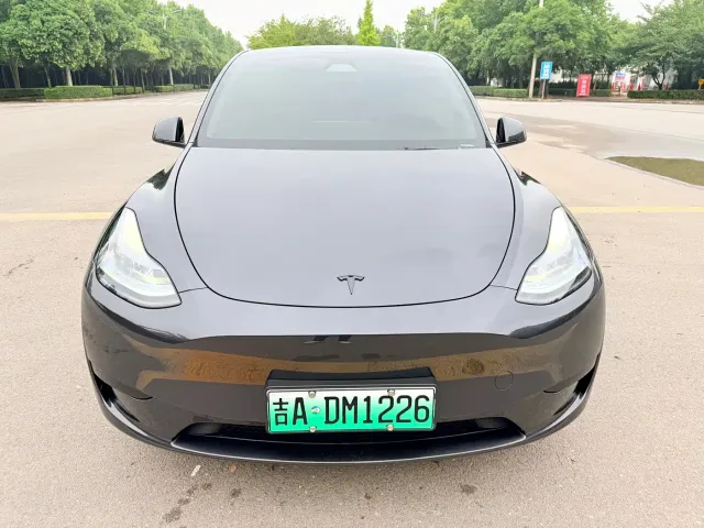 Tesla Model Y 2024 Rear-Wheel Drive Version — Фото автомобиля 2