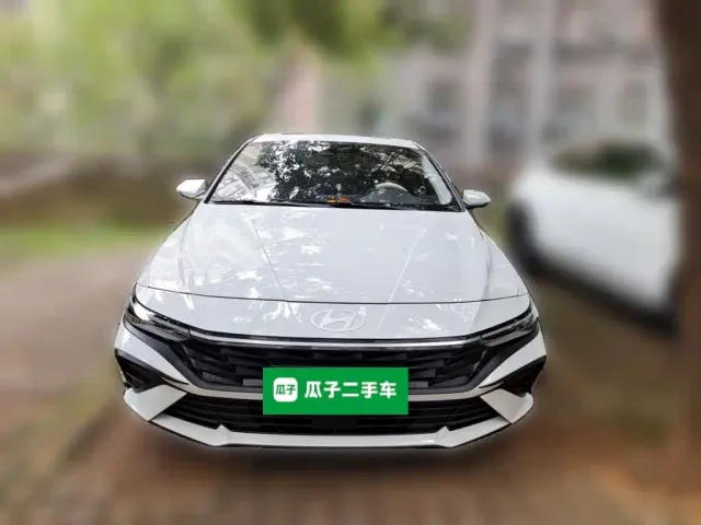Hyundai Elantra — Фото автомобиля 2