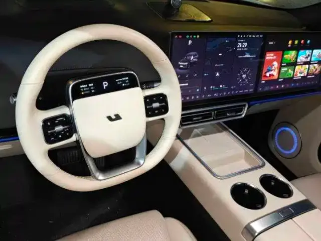 Li Auto L7 — Фото автомобиля 5