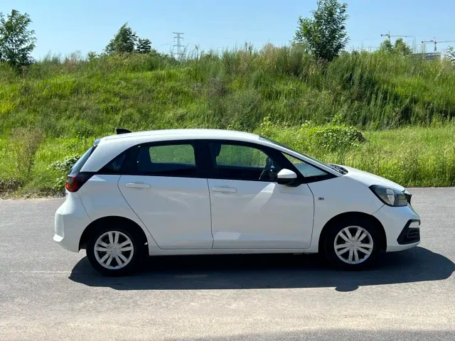Honda Fit — Фото автомобиля 7