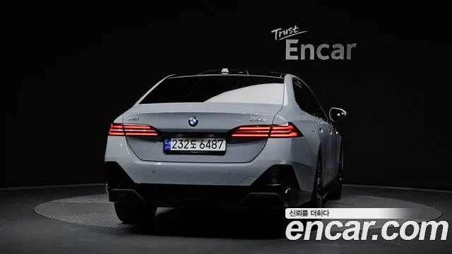 BMW 5-Series 5 серия (G60) 530i xDrive M Sport — Фото автомобиля 4