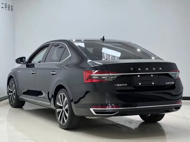 Skoda Superb — Фото автомобиля 4