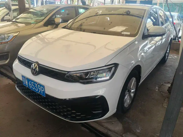 Volkswagen Lavida — Фото автомобиля 3