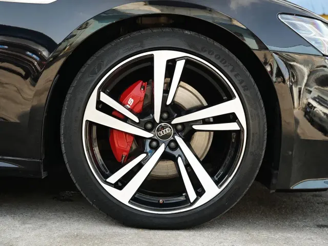 Audi A7L — Фото автомобиля 12