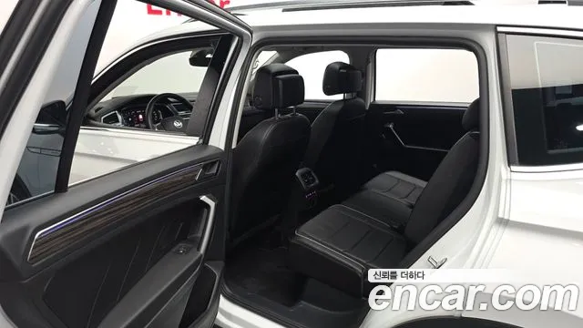 Volkswagen Tiguan — Фото автомобиля 24