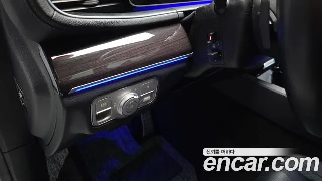 Mercedes-Benz GLE-Class — Фото автомобиля 27