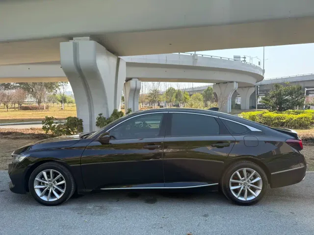 Honda Accord — Фото автомобиля 6