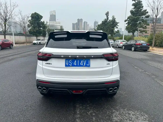 Geely Binyue — Фото автомобиля 11
