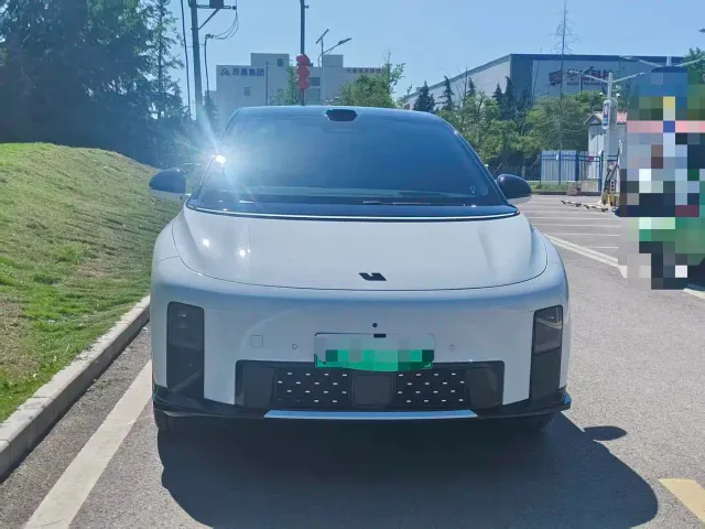 Li Auto i6 — Фото автомобиля 2