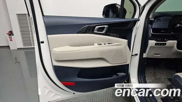 Kia Canival — Фото автомобиля 5