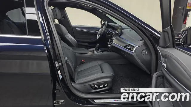BMW 5 Series G30 — Фото автомобиля 17