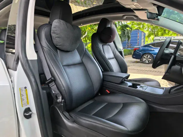 Tesla Model Y — Фото автомобиля 6