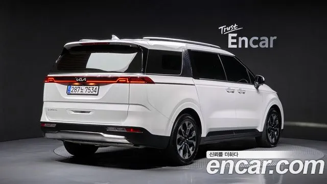 Kia Carnival Generation 4 — Фото автомобиля 2