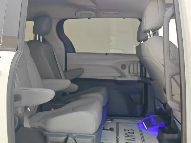 Toyota Granvia — Фото автомобиля 14