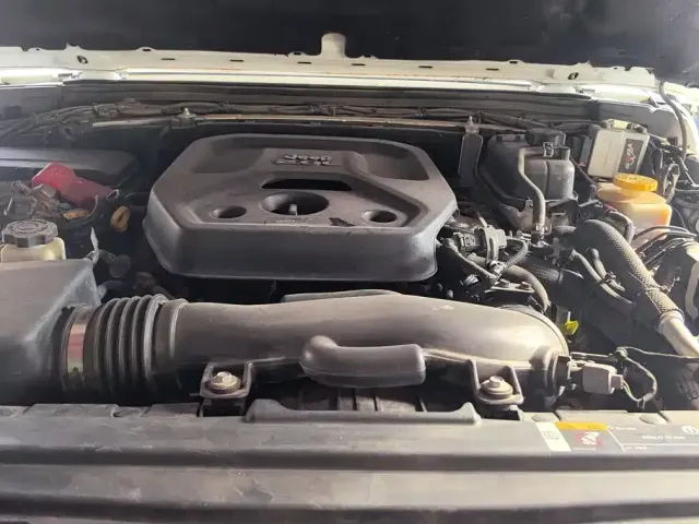 Jeep Wrangler — Фото автомобиля 10