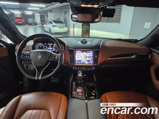 Maserati Levante — Фото автомобиля 7
