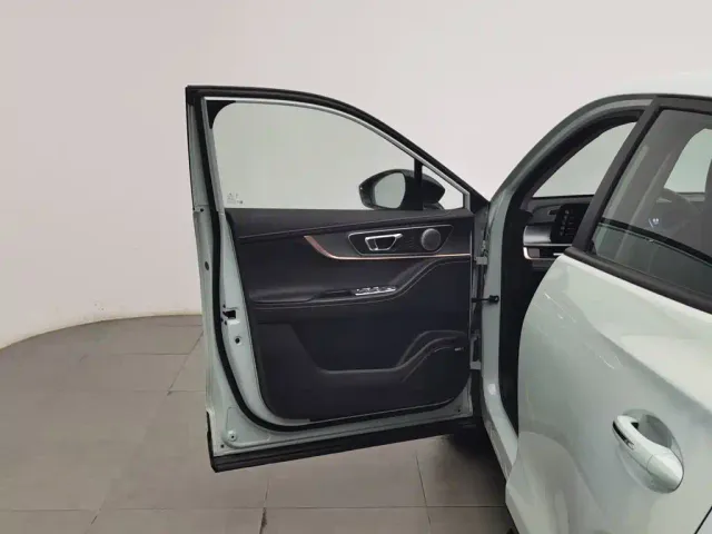 Chery Omoda 5 — Фото автомобиля 8