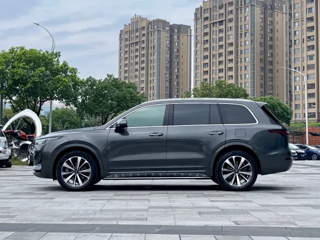 Li Auto ONE — Фото автомобиля 4