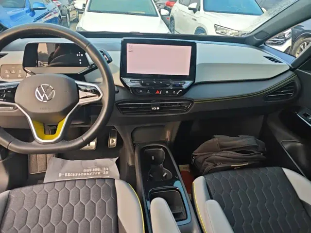 Volkswagen ID.3 — Фото автомобиля 12