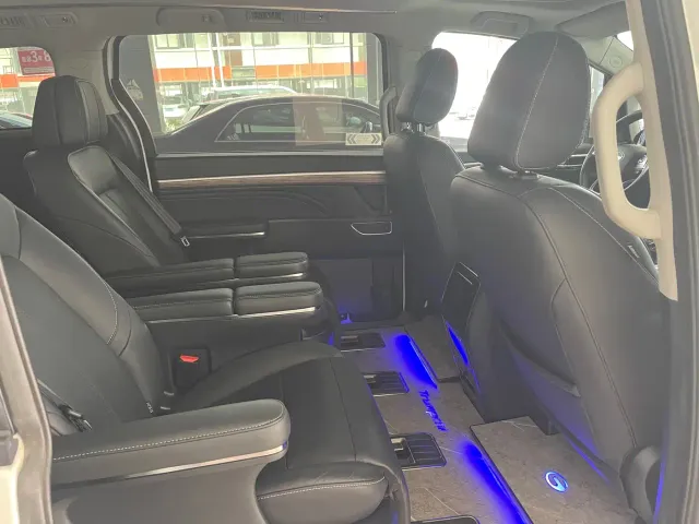 GAC Trumpchi M8 — Фото автомобиля 12