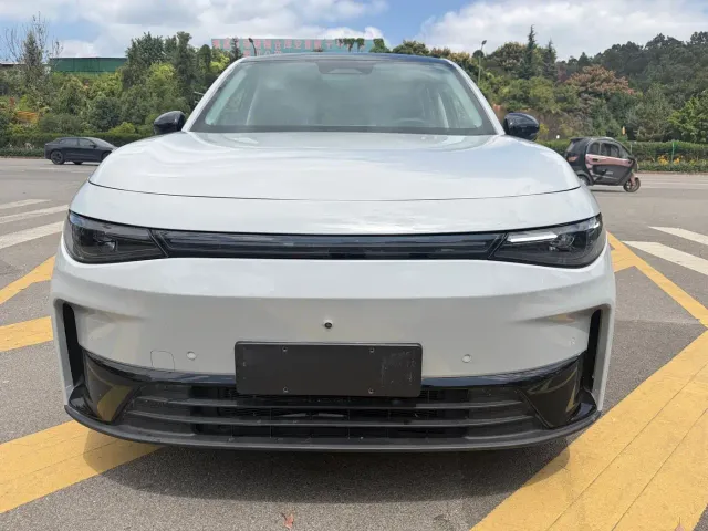 Leapmotor C10 — Фото автомобиля 2