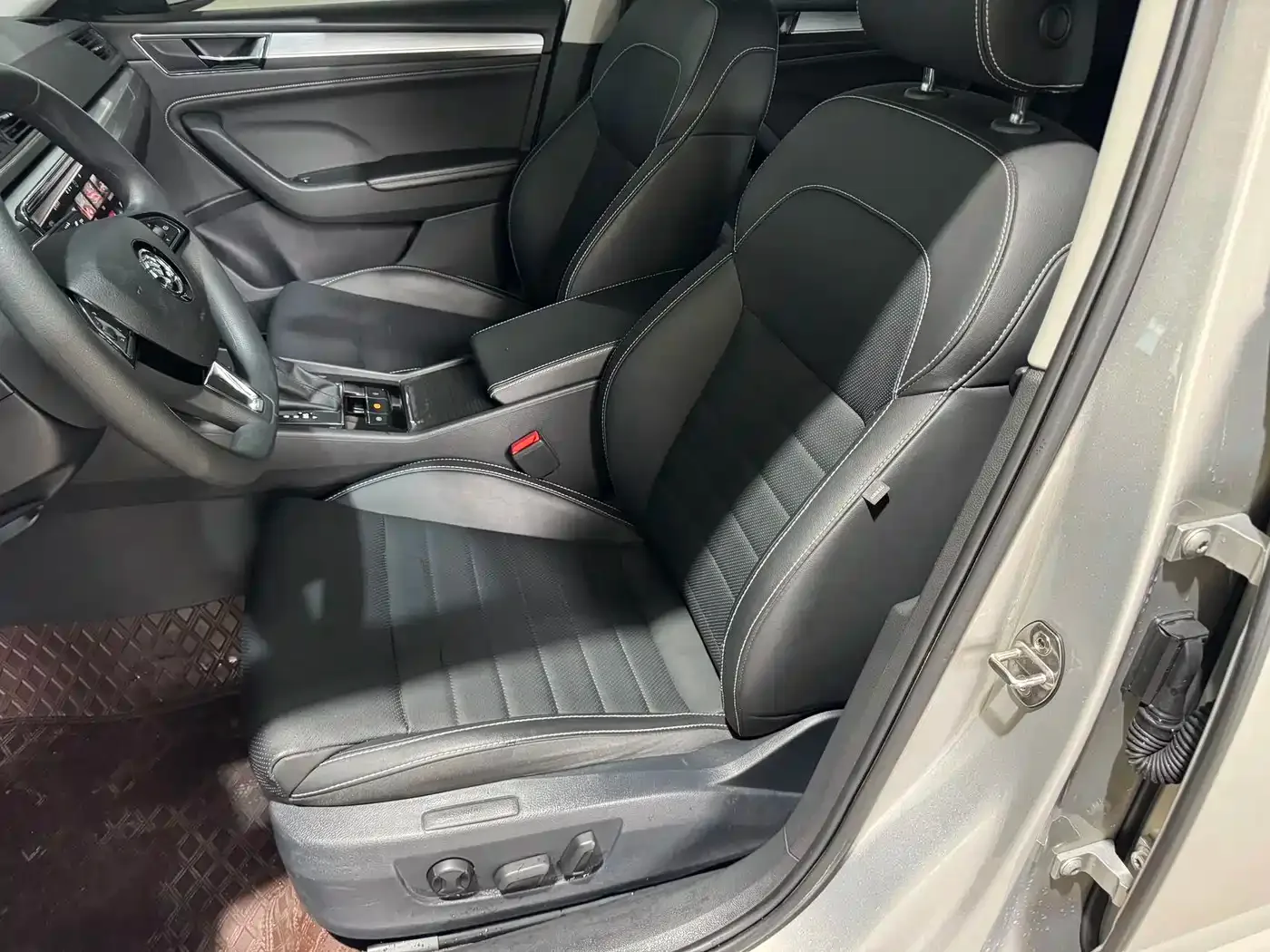 Škoda Superb 2022 TSI280 DSG Premium Edition — Фото автомобиля 12