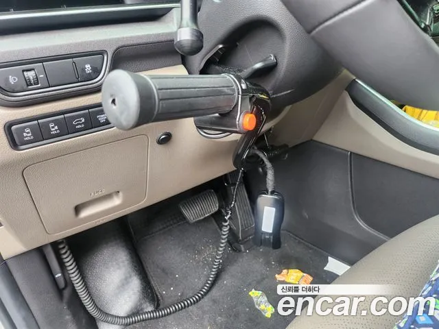 Kia Carnival Generation 4 — Фото автомобиля 11