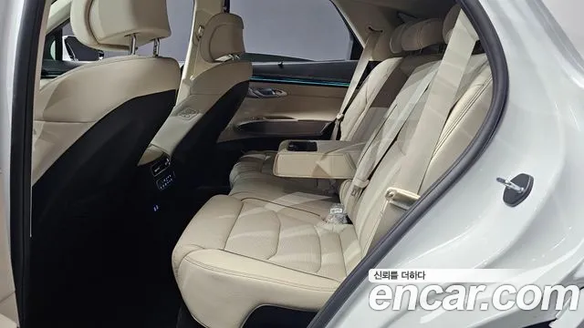 Genesis GV70 — Фото автомобиля 16