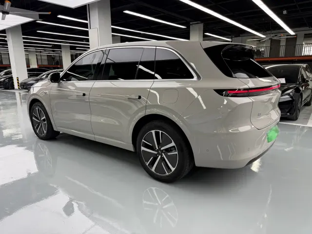 Li Auto L6 — Фото автомобиля 13