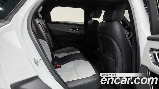Land Rover Range Rover Velar — Фото автомобиля 17