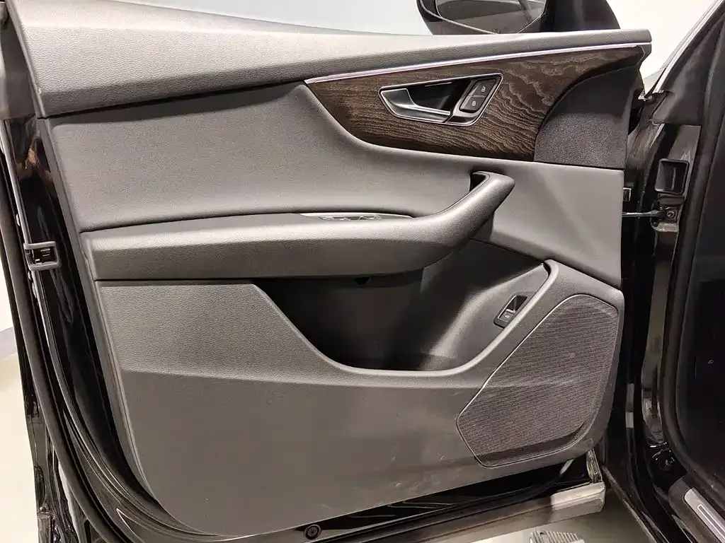 Audi Audi Q8 2021 Model 45 TFSI Luxury Elegance — Фото автомобиля 9