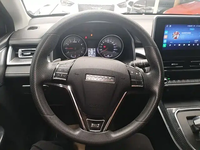 Haval M6 — Фото автомобиля 10
