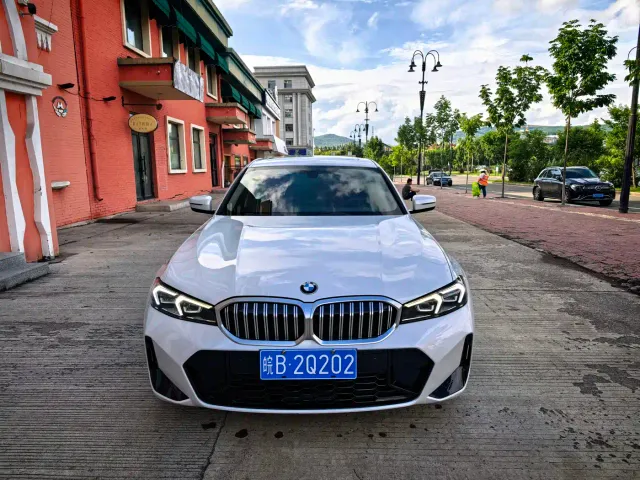 BMW 3 Series — Фото автомобиля 2