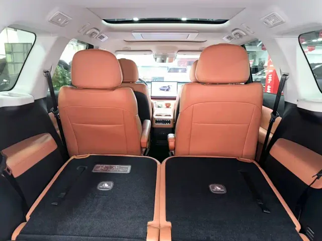 Leapmotor Leapmotor C16 2026 Model Year EV 630 LiDAR Premium Edition 6-Seater — Фото автомобиля 16