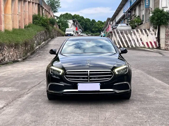 Mercedes-Benz E-Class — Фото автомобиля 2