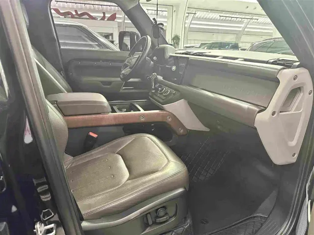 Land Rover Land Rover Defender 2022 110 P400 Dark Special Edition — Фото автомобиля 16