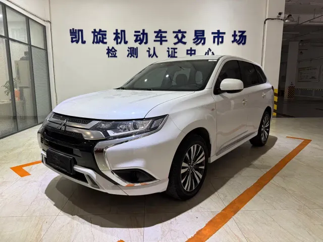 Фотография автомобиля — Mitsubishi Outlander