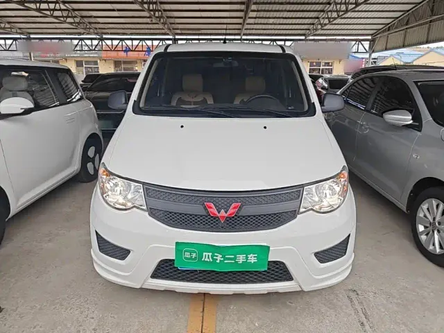 Wuling Hongguang — Фото автомобиля 2