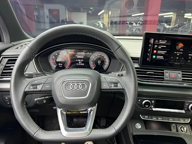 Audi Q5L — Фото автомобиля 9