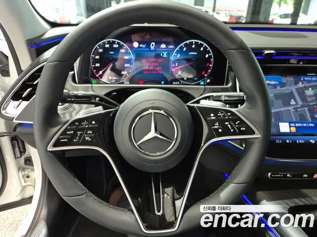 Mercedes-Benz E-Class — Фото автомобиля 14
